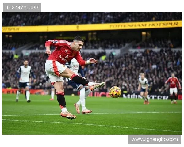 加纳乔在曼联体系中的战术定位解析